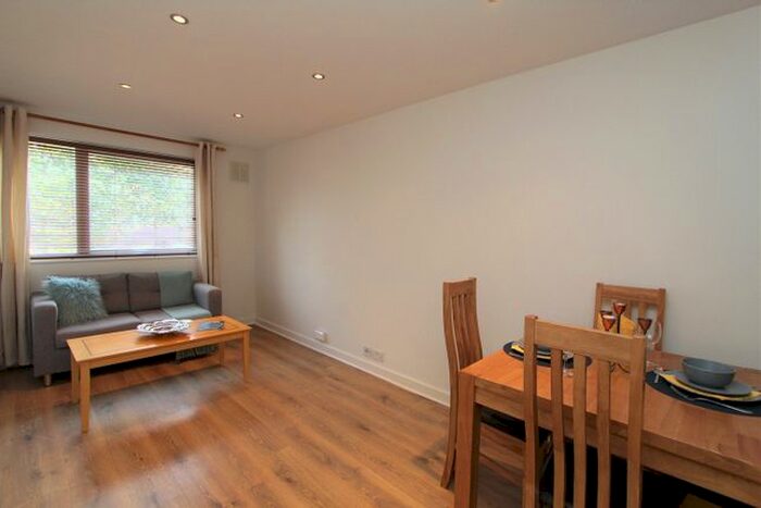 1 Bedroom Flat To Rent In The Cloisters, Ealing, London, W5