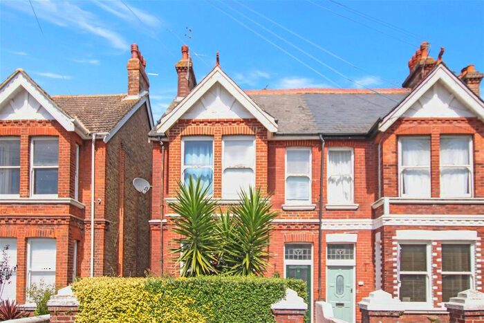 2 Bedroom Flat To Rent In Browning Road, Worthing, BN11