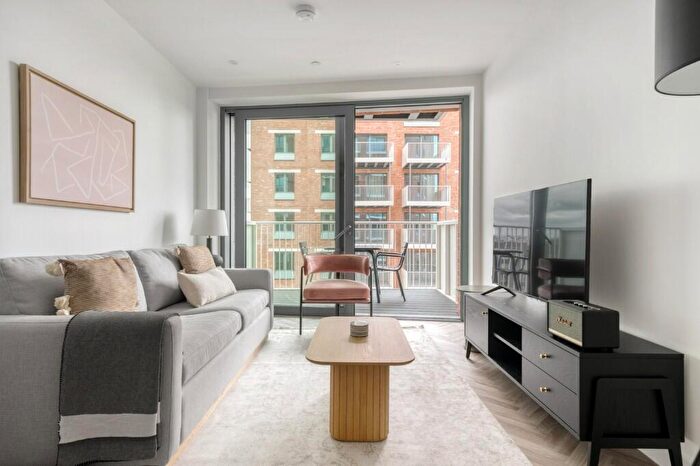 1 Bedroom Apartment To Rent In Barratt Industrial Park, Gillender Street, London, E3