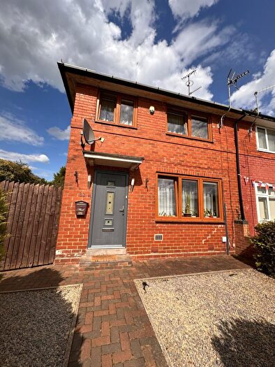 3 Bedroom Semi-Detached House To Rent In Moresdale Lane, Leeds, LS14
