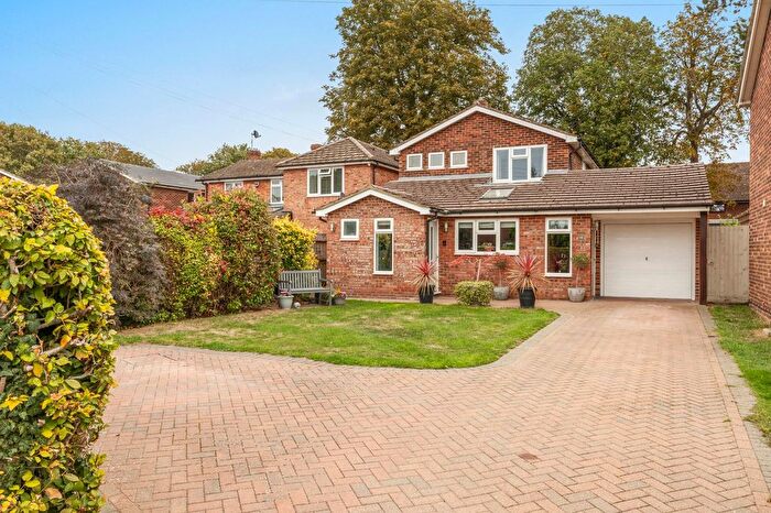 3 Bedroom Detached House For Sale In Yolsum Close, Haddenham, HP17