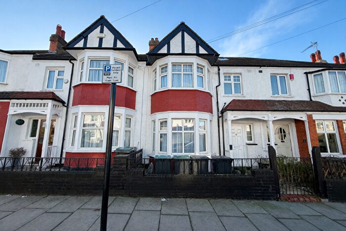 4 Bedroom Flat To Rent In First Floor Flat B, Lyndhurst Road, Wood Green, London, N22