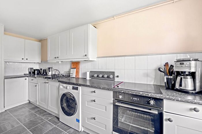 1 Bedroom Flat To Rent In Rum Close, Wapping, E1W