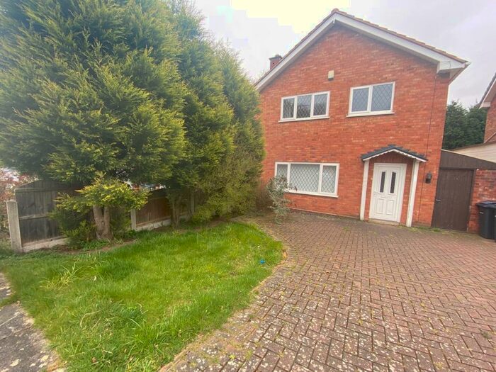 3 Bedroom House To Rent In Harcourt Drive, Sutton Coldfield., B74