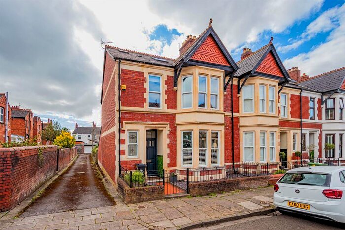5 Bedroom End Terrace House For Sale In Cressy Road, Penylan, Cardiff, CF23