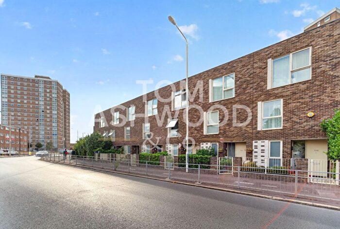 3 Bedroom Terraced House For Sale In Wood Lane, Dagenham, RM8