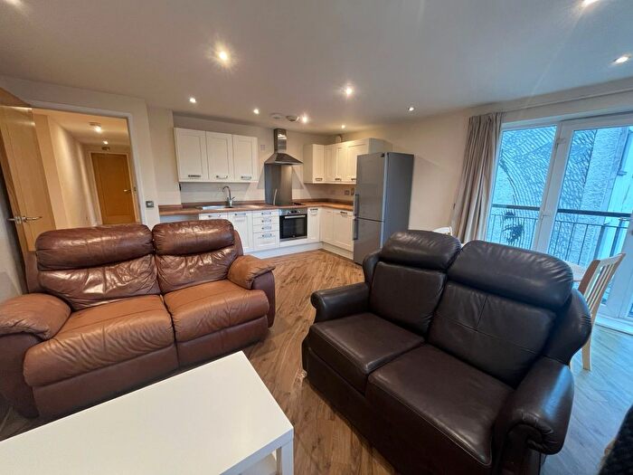 2 Bedroom Flat To Rent In Apartment, Brabbs Gate, Braunstone Gate, Leicester, LE3