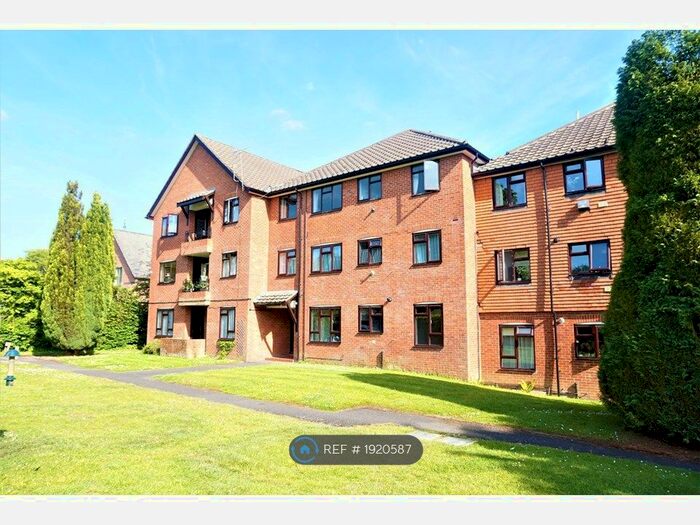 1 Bedroom Flat To Rent In Clockhouse Road, Farnborough, GU14