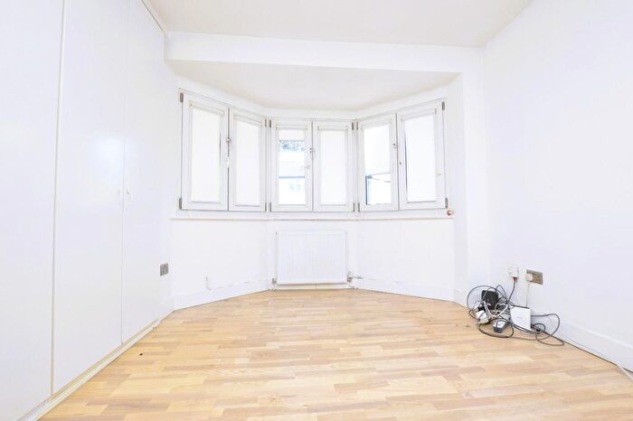 1 Bedroom Property To Rent In Ripon Gardens, Ilford, IG1