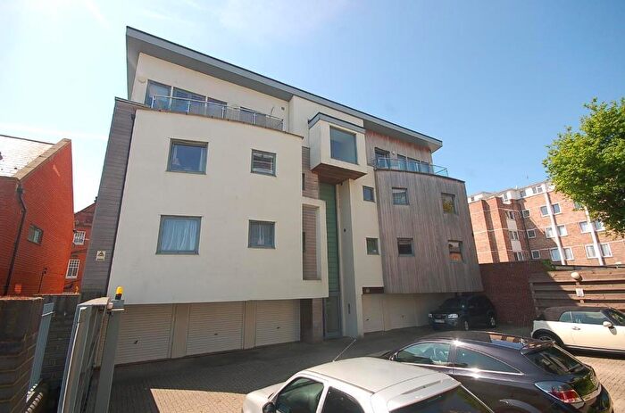 2 Bedroom Flat To Rent In Plaza Royal Mews, Royal Mews, Southend On Sea, SS1