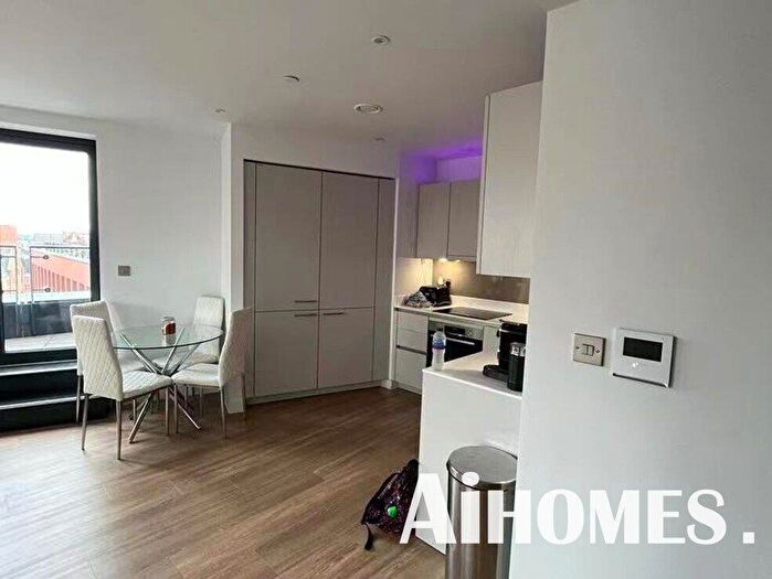 3 Bedroom Flat To Rent In Linter Building, Whitworth Street, Manchester, M1