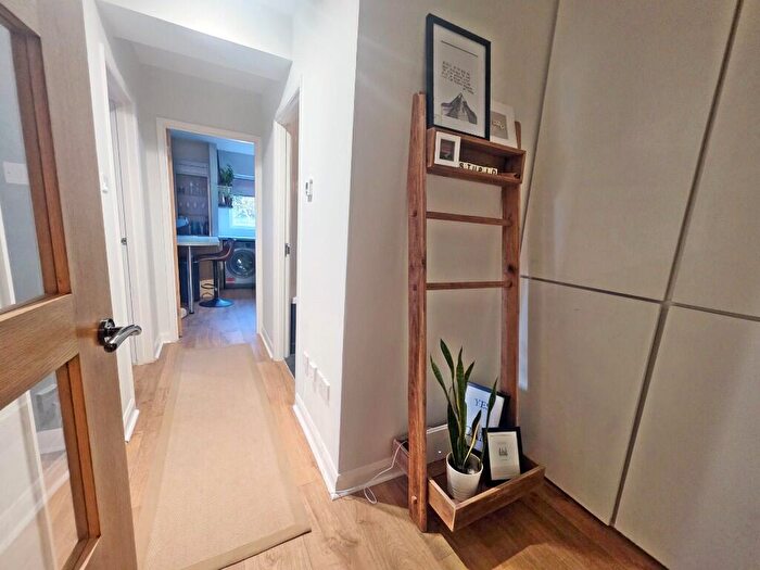 1 Bedroom Apartment For Sale In Pinelands Court, Bournemouth, Dorset, BH8