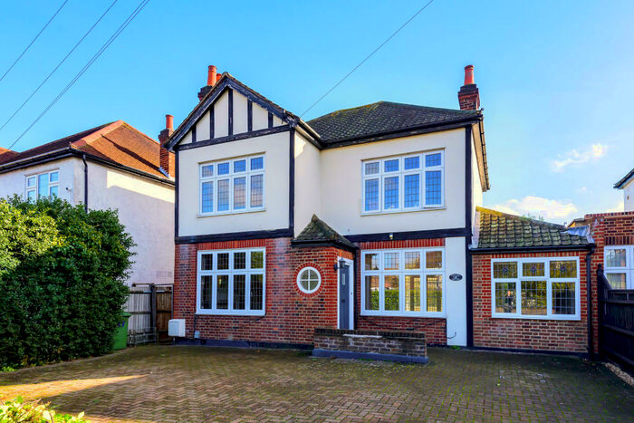 4 Bedroom House To Rent In Addington Road, West Wickham, BR4