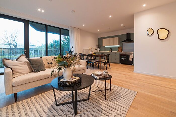 2 Bedroom Flat For Sale In The Brentford Project, Catherine Wheel Road, TW8