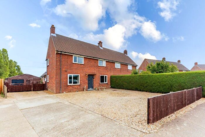 3 Bedroom Semi Detached House For Sale In Rectory Road, Rockland All Saints, NR17