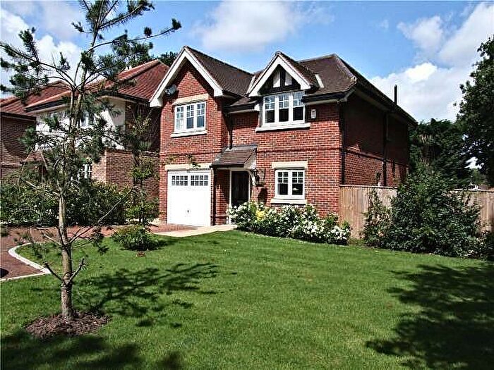 4 Bedroom Detached House To Rent In Woodside Gardens, Marlow, SL7