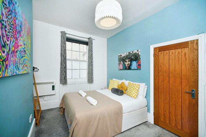 1 Bedroom Apartment For Sale In Lower Rock Gardens, Brighton, BN2