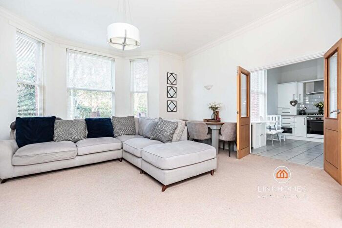 2 Bedroom Apartment For Sale In Cavendish Road, Bournemouth, BH1
