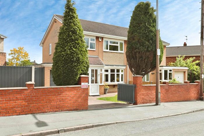 3 Bedroom Semi-Detached House For Sale In Stirling Avenue, Bawtry, Doncaster, DN10