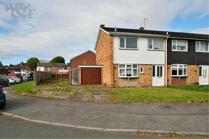 3 Bedroom End Of Terrace House For Sale In Somerton Drive, Birmingham, B23