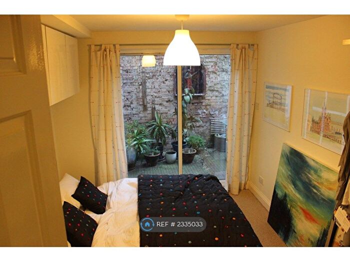 2 Bedroom Flat To Rent In Caledonian Road, London, N7