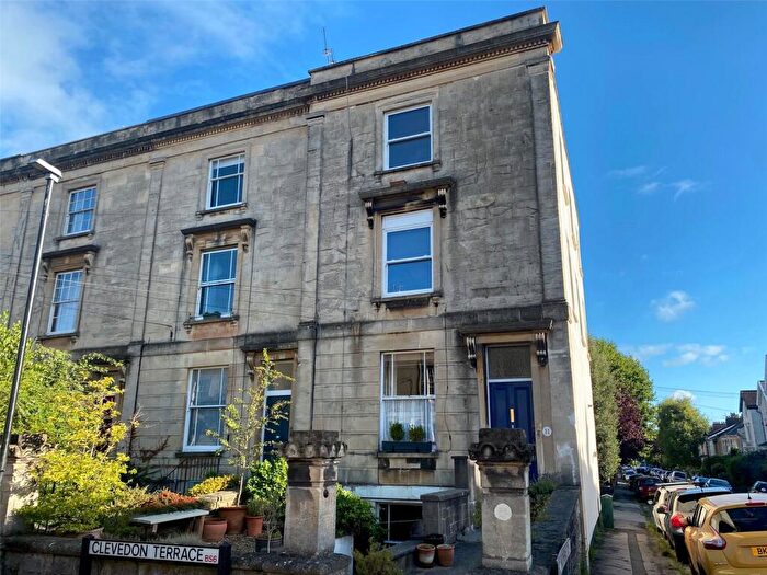 2 Bedroom Apartment For Sale In Clevedon Terrace, Cotham, Bristol, BS6