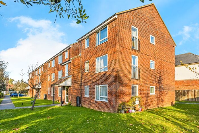 2 Bedroom Flat For Sale In Church Close, Burgess Hill, RH15