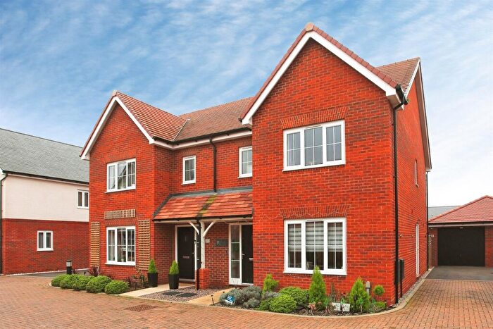 3 Bedroom Semi-Detached House For Sale In Banbury Drive, Hampton Water, Peterborough, PE7