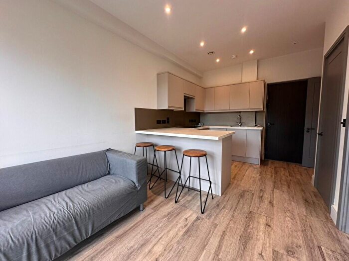 1 Bedroom Flat To Rent In Nixey Close, Slough, Berkshire, SL1