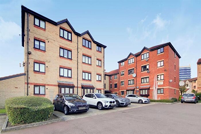 1 Bedroom Flat To Rent In Magpie Close, Enfield, EN1