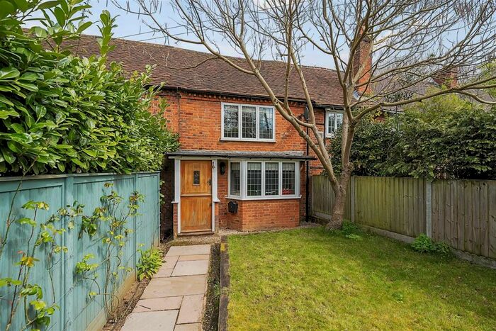 3 Bedroom End Of Terrace House For Sale In Henley Road, Maidenhead, SL6