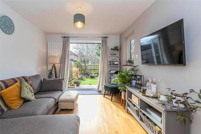 3 Bedroom Terraced House To Rent In Sweets Way, London, N20