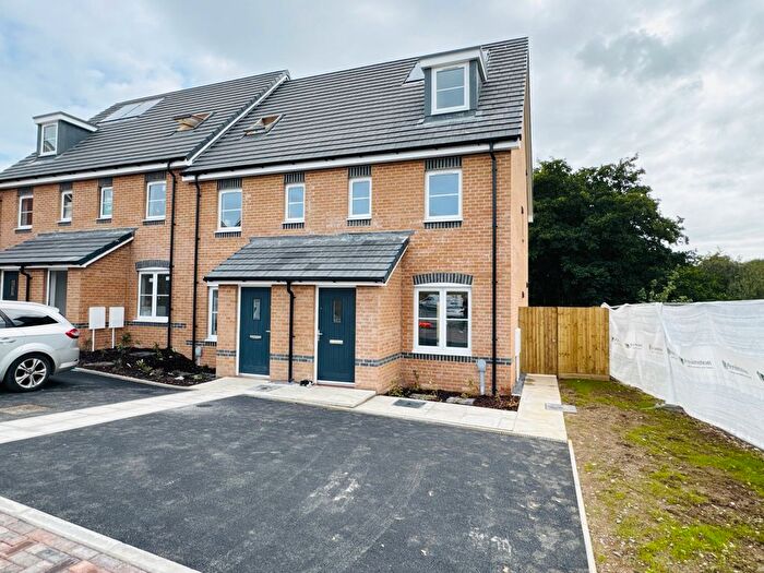 3 Bedroom Town House To Rent In Maes Frondeg, Carmarthen, SA31