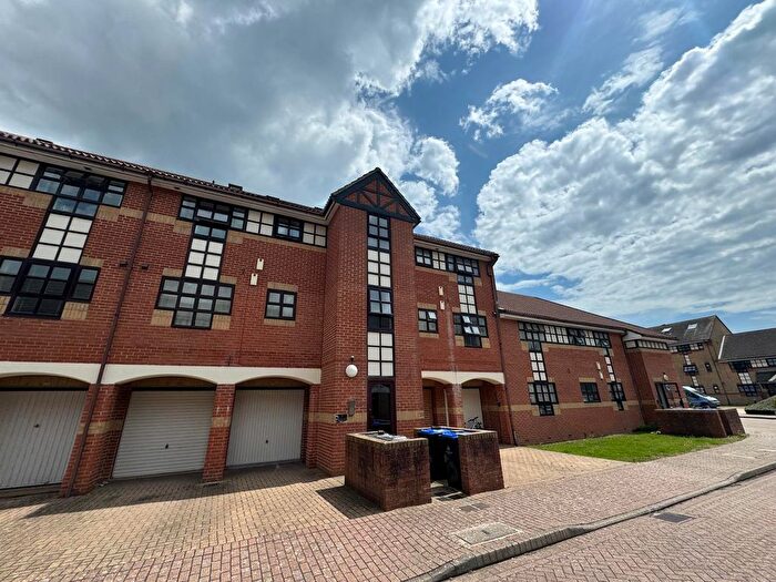 2 Bedroom Flat To Rent In The Quay, Emerald Quay, Shoreham By Sea, BN43