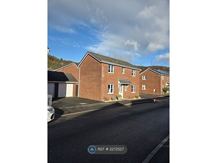 3 Bedroom Detached House To Rent In Marcroft Road, Port Tennant, Swansea, SA1