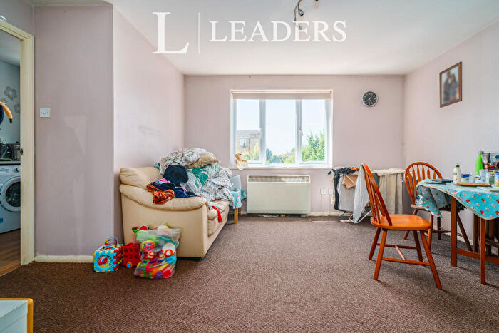 2 Bedroom Flat To Rent In Dads Wood, CM20
