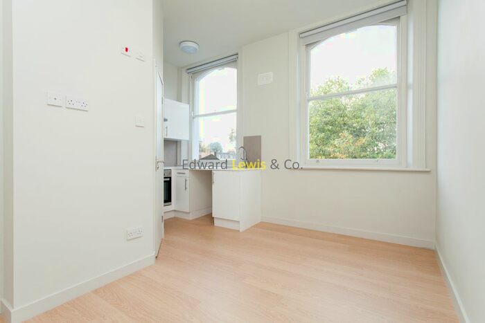 Studio To Rent In Downs Road, London, E5