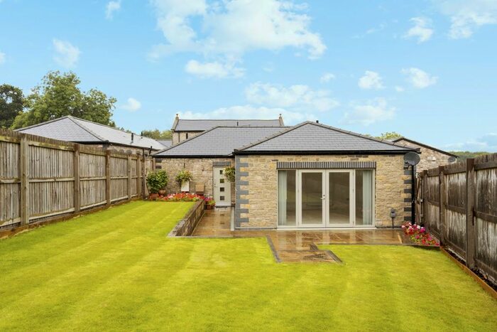 3 Bedroom Bungalow To Rent In Fernhill, Almondsbury, Bristol, BS32