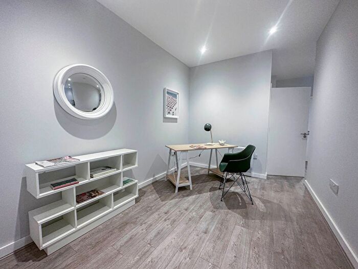 1 Bedroom Flat For Sale In Sky Gardens, Liverpool, L22