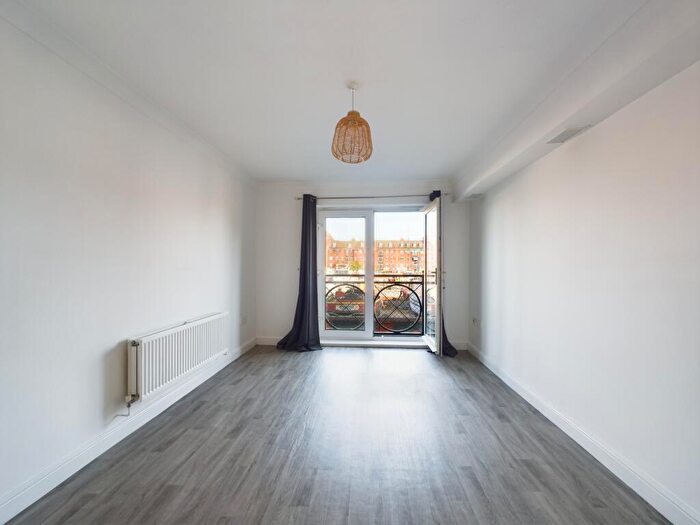 2 Bedroom Flat To Rent In South Ferry Quay, Liverpool, L3