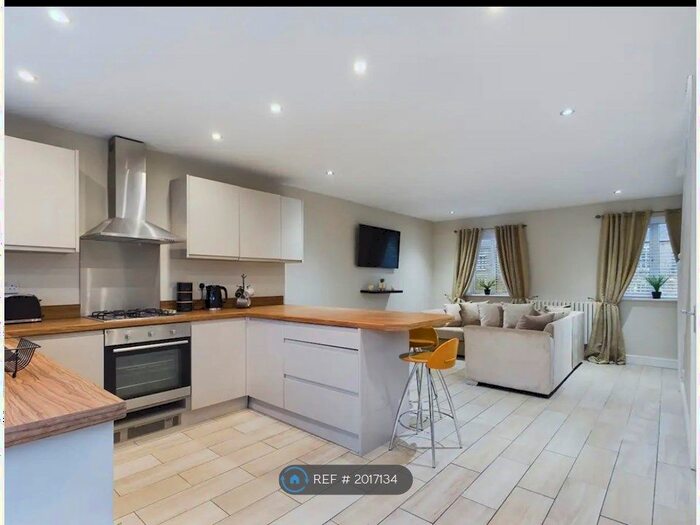 3 Bedroom Semi-Detached House To Rent In Campbell Close, Walshaw, Bury, BL8