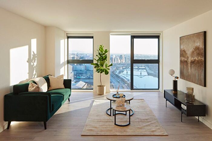 2 Bedroom Apartment To Rent In Anderston Quay, Glasgow, G3