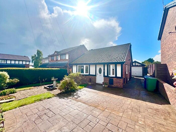 2 Bedroom Bungalow For Sale In Helmsdale Close, Ramsbottom, Bury, Greater Manchester, BL0