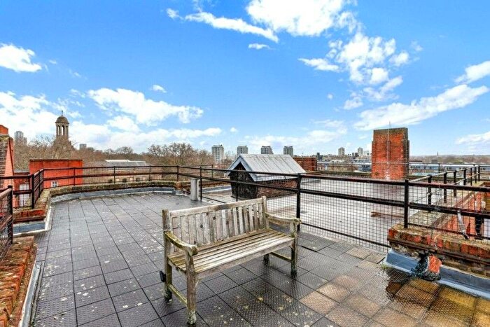 2 Bedroom Flat To Rent In Clapham Road, London, SW9