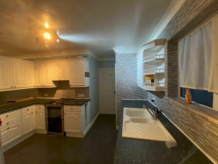 3 Bedroom Semi-Detached House To Rent In Forest Drive, Chelmsford, CM1