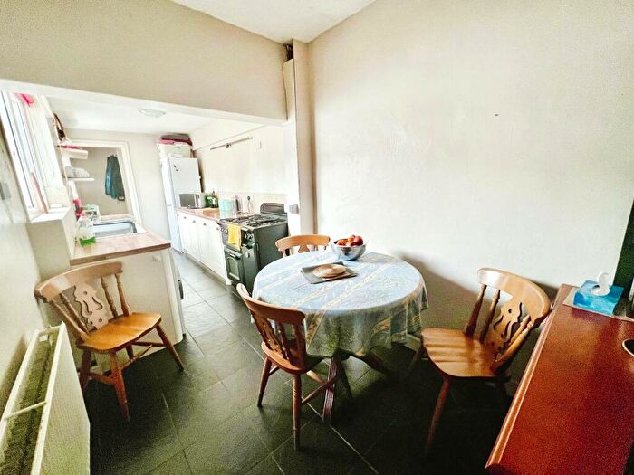 3 Bedroom Terraced House For Sale In Robertson Road, Grantham, NG31