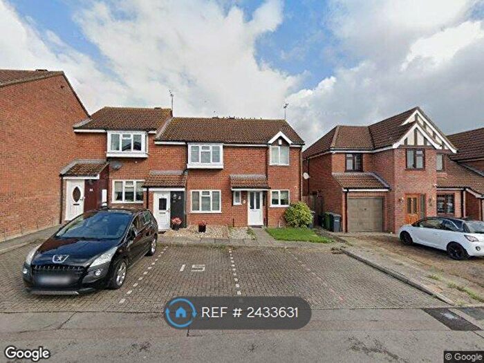 3 Bedroom End Of Terrace House To Rent In Hornbeam Way, Waltham Cross, EN7