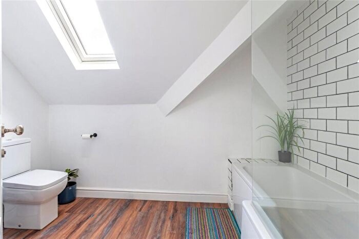 4 Bedroom Detached House For Sale In Grove End Road, Farnham, Surrey, GU9