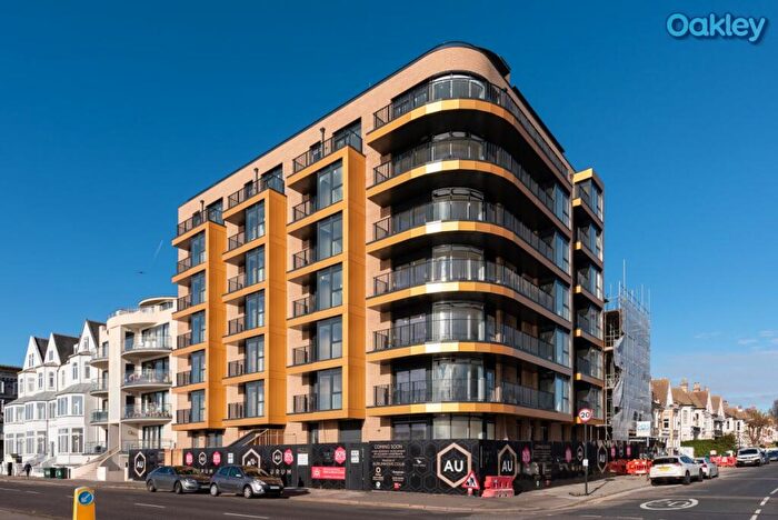 2 Bedroom Flat To Rent In Kingsway, Hove, BN3