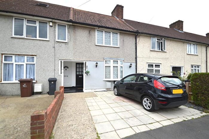 3 Bedroom Terraced House For Sale In Sterry Road, Dagenham, RM10